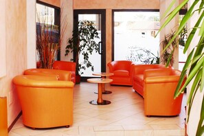 Classic Apartment, 3 Bedrooms | Living room