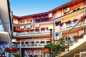 Exterior - Apartment in the Residence dei Fiori, Baveno (Baveno)