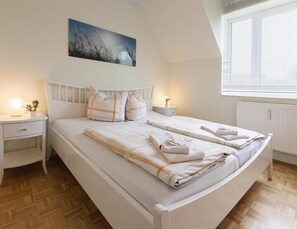 Klassiek appartement, 2 slaapkamers | 1 slaapkamer, individueel gemeubileerd, beddengoed