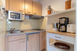 Comfort Apartment, 2 Bedrooms | Private kitchen