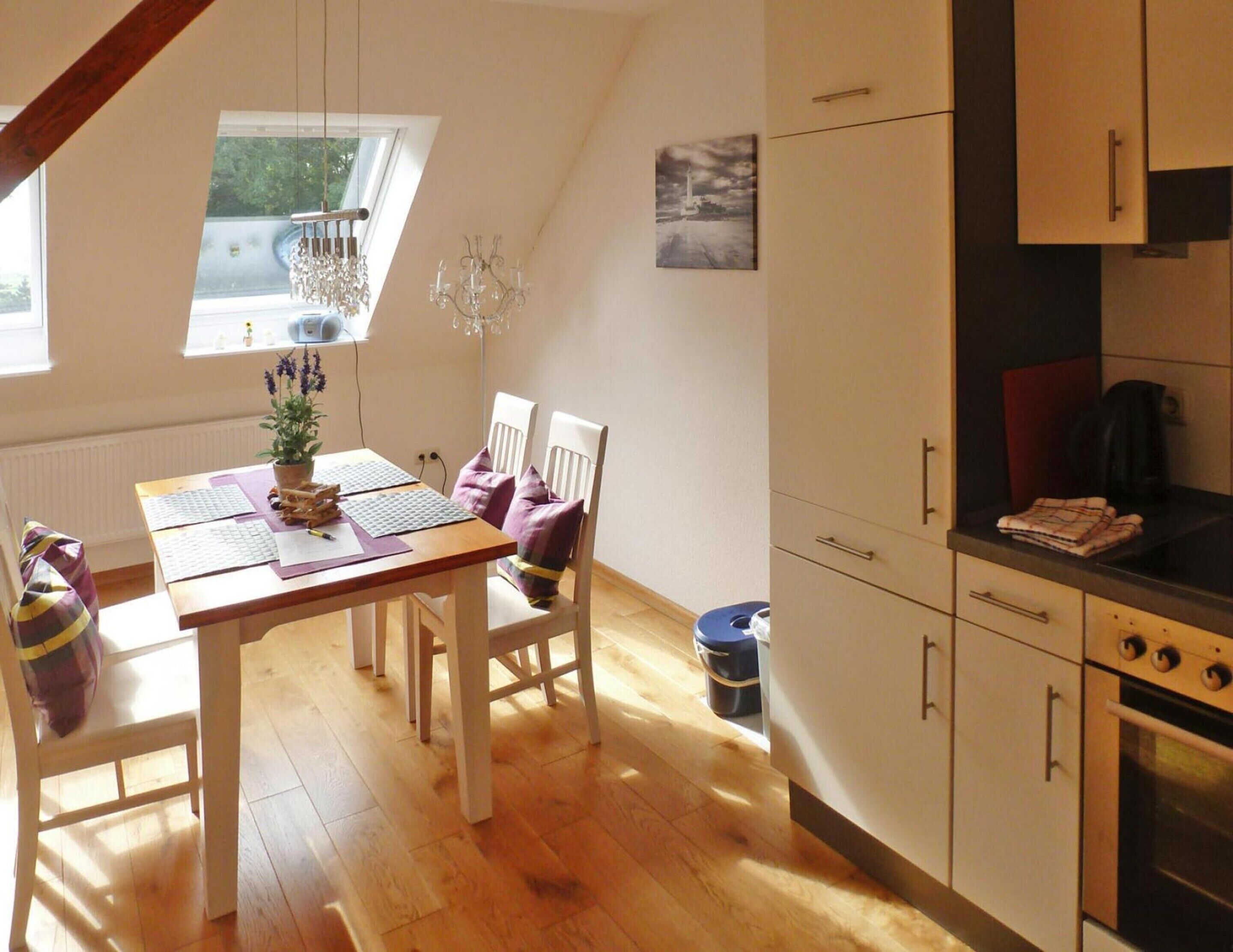 Comfort Apartment, 2 Bedrooms | Dining