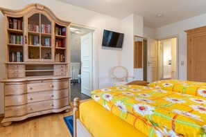 3 bedrooms, individually furnished