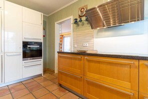 Fridge, microwave, oven, dishwasher - Holiday Home in St. Peter Ording (St. Peter-Ording)