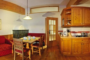 Classic Apartment, 3 Bedrooms | Private kitchen | Fridge, microwave, dishwasher, coffee/tea maker