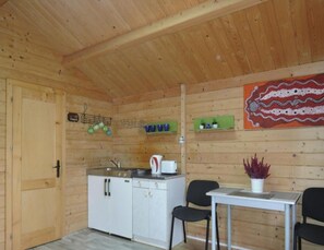 Comfort-Bungalow, 2 Schlafzimmer | Speisen