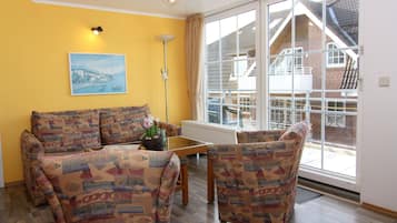 Comfort Apartment, 2 Bedrooms | Living room