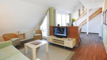 Apartemen Klasik, 3 kamar tidur | Ruang keluarga | Pemutar DVD