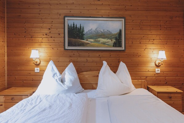 5 bedrooms, individually furnished, bed sheets