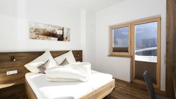 4 bedrooms, individually furnished, bed sheets