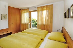 3 bedrooms, individually furnished, bed sheets