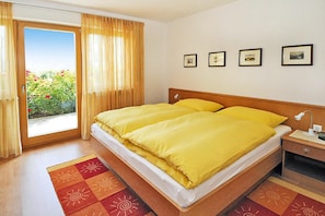 2 bedrooms, individually furnished, bed sheets