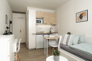Double Room | Private kitchenette - Hartigova (Prague)