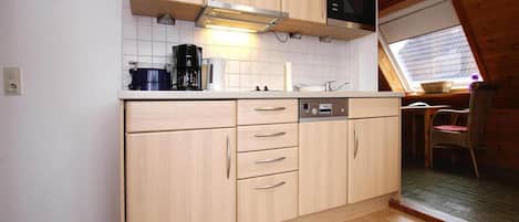 Appartement Ălite, 1 chambre | Cuisine privĂ©e | RĂ©frigĂ©rateur, four Ă micro-ondes, lave-vaisselle, cafetiĂšre-thĂ©iĂšre