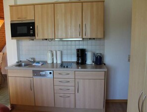Elite Apartment, 1 Bedroom | Private kitchen | Fridge, microwave, dishwasher, coffee/tea maker