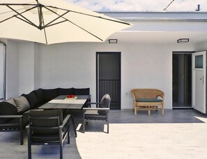 Deluxe House, 4 Bedrooms | Balcony - Holiday Home in Maslenica With Pool (Jasenice)