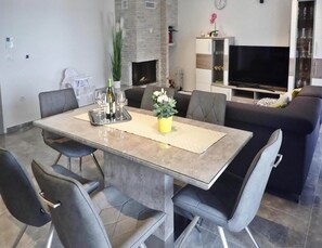 Hus – deluxe, 4 soverom | Spiseområde