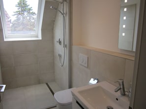 Luxury Apartment, 1 Bedroom | Bathroom | Shower