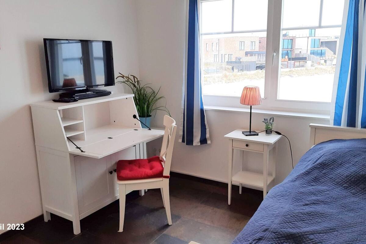 4 bedrooms, individually furnished