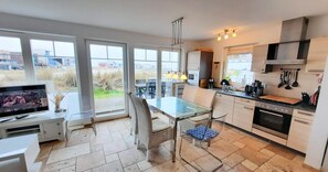 Comfort House, 4 Bedrooms | Private kitchen | Fridge, microwave, oven, dishwasher
