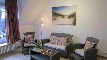 Elite Apartment, 2 Bedrooms | Living room