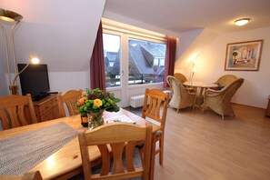Luxury Apartment, 2 Bedrooms | Dining