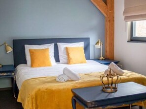 Casa Deluxe, 2 habitaciones | 10 dormitorios, mobiliario individual, tabla de planchar con plancha