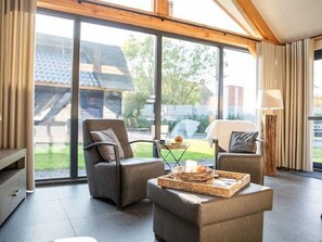 컴포트 하우스, 침실 3개 | 거실