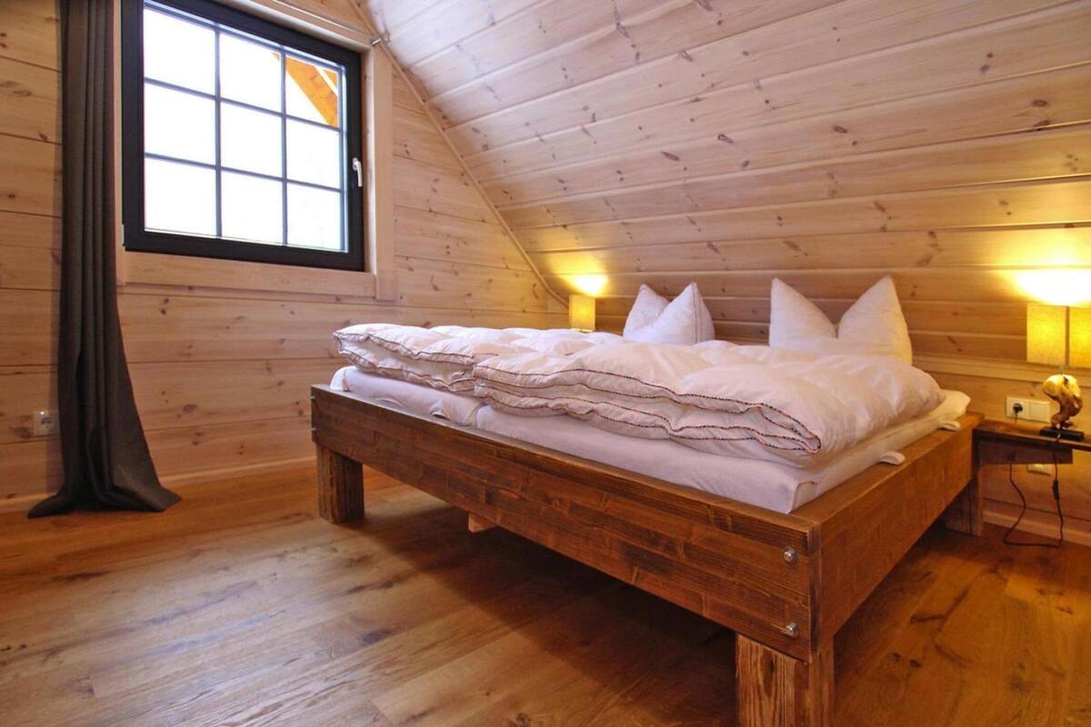 3 bedrooms, individually furnished