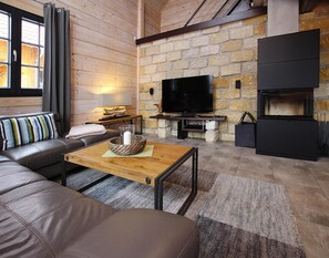 Fireplace, DVD player