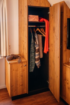 Casa luxo, 3 quartos | 6 quartos, individualmente mobiliados