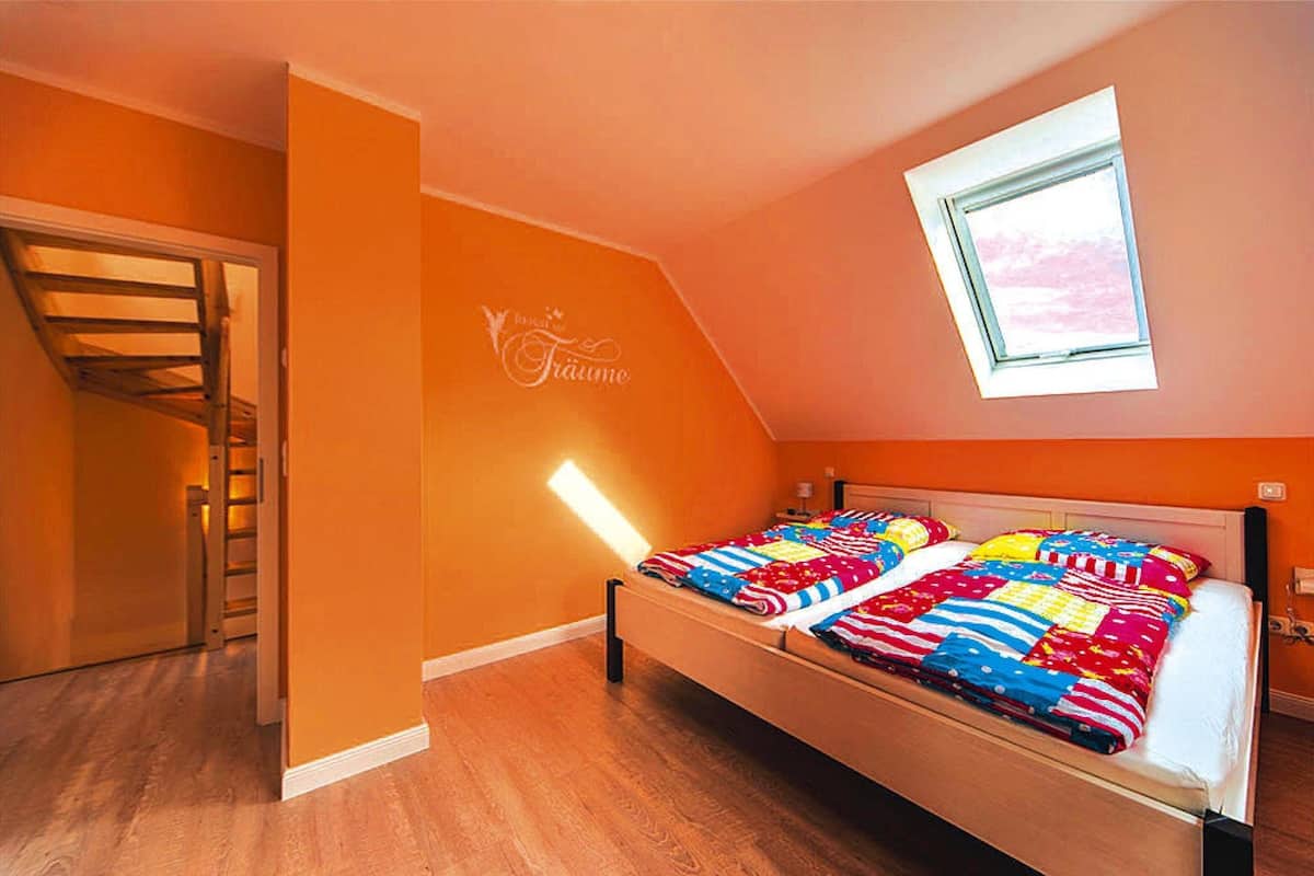 6 bedrooms, individually furnished