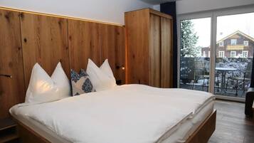 4 bedrooms, individually furnished, bed sheets