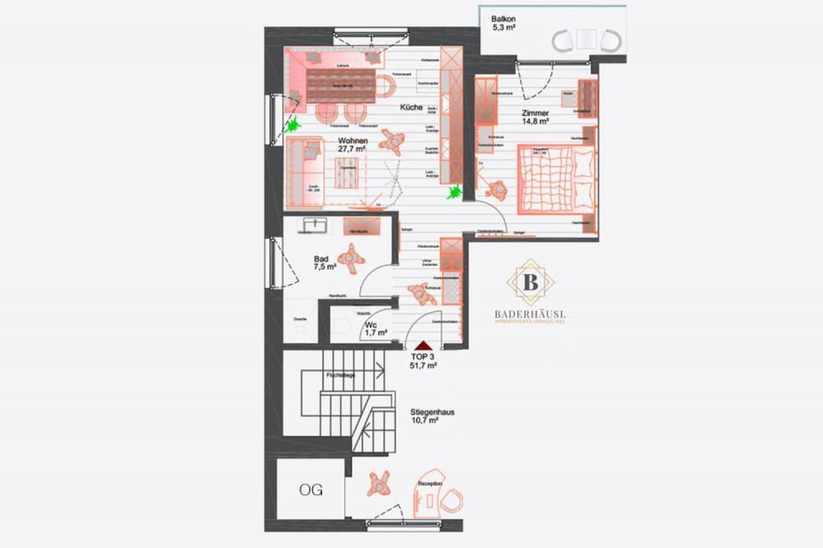 Een plattegrond van een hotelkamer met een woonkamer, keuken, badkamer en balkon.