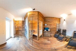 Deluxe-Apartment, 2 Schlafzimmer | Wellnessanwendung