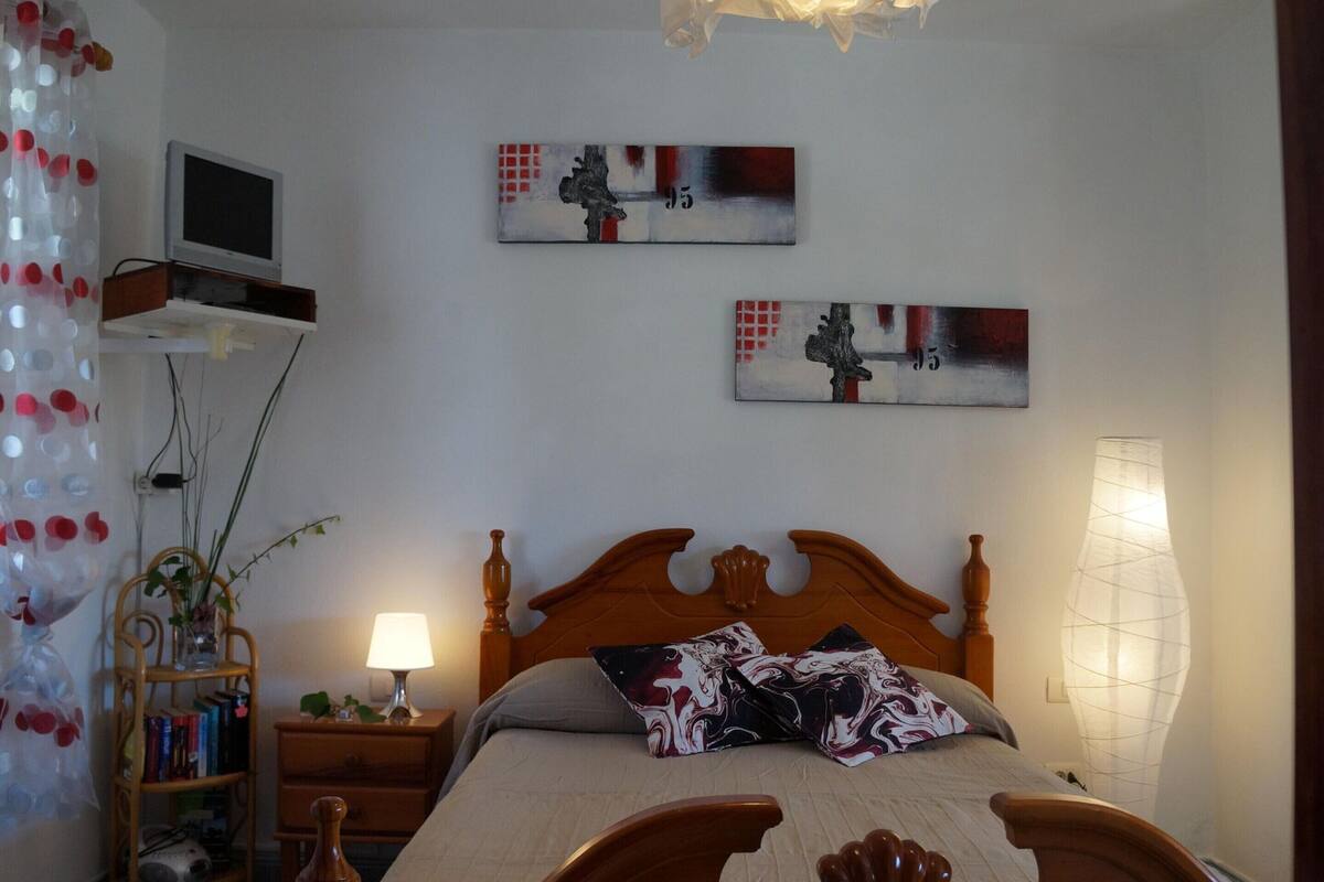 Classic Apartment, 1 Bedroom | 5 bedrooms, individually furnished