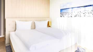 6 kamar tidur dan dilengkapi dengan perabotan berbeda-beda