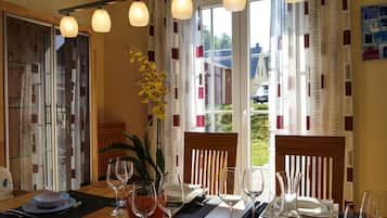 Fireplace, DVD player