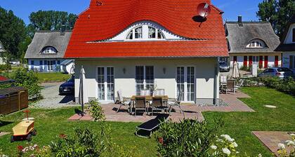 Holiday House Nightingale, Glowe