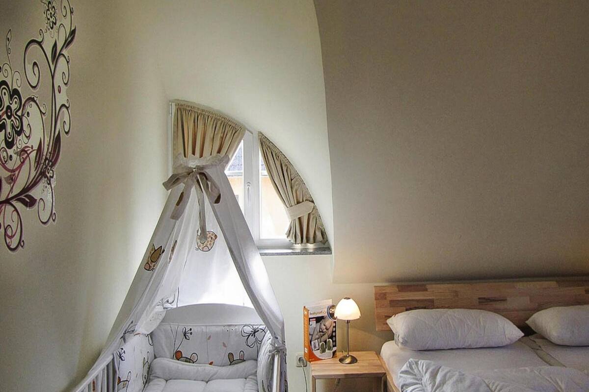 Hus Deluxe - 4 sovrum | 12 sovrum och unika möbler