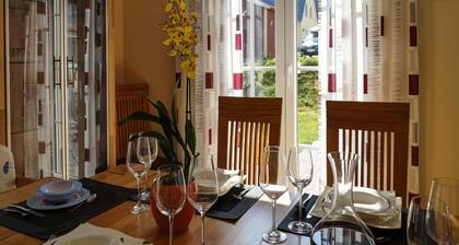 Holiday House Nightingale, Glowe