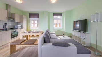 Classic Apartment, 2 Bedrooms | Living room