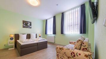 Classic Apartment, 2 Bedrooms | 3 bedrooms
