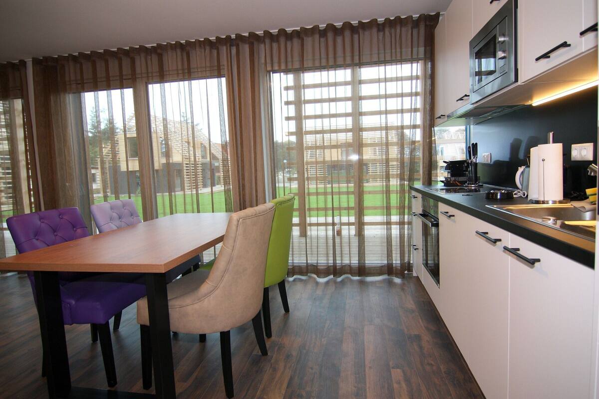 Deluxe House, 2 Bedrooms | Private kitchen | Fridge, microwave, oven, coffee/tea maker