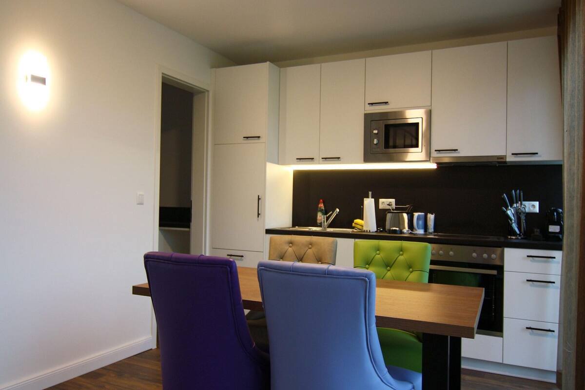 Classic House, 2 Bedrooms | Private kitchen | Fridge, microwave, oven, coffee/tea maker