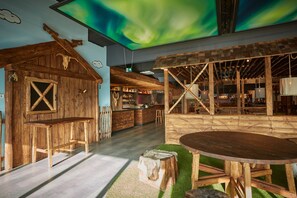 Premium House, 3 Bedrooms | Dining