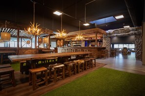 Casa Premium, 3 habitaciones | Bar (en el alojamiento)