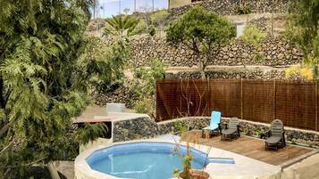 Classic House, 2 Bedrooms | Kolam renang | Kolam renang tertutup, kolam renang terbuka