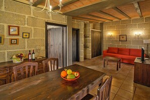 Comfort House, 2 Bedrooms | Living room