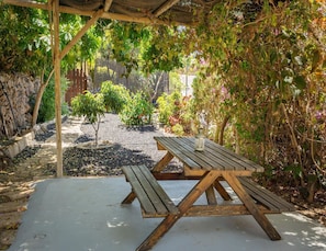 Casa clásica, 2 habitaciones | Jardín