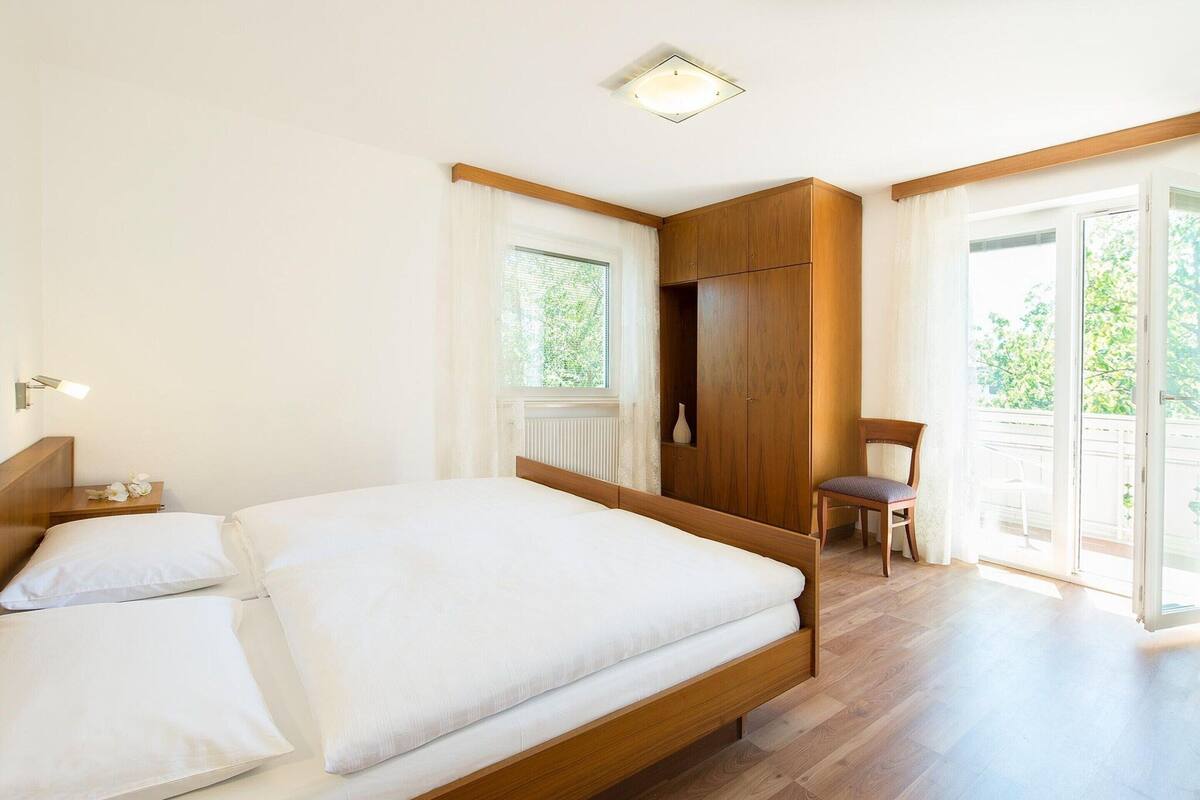 Classic Apartment, 2 Bedrooms | 7 bedrooms, individually furnished